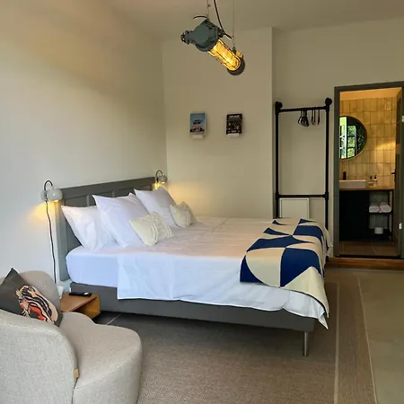 Bed and breakfast Garage