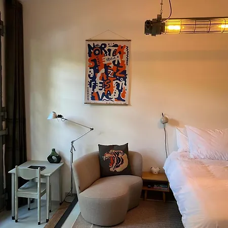 Garage Bed and breakfast Ámsterdam